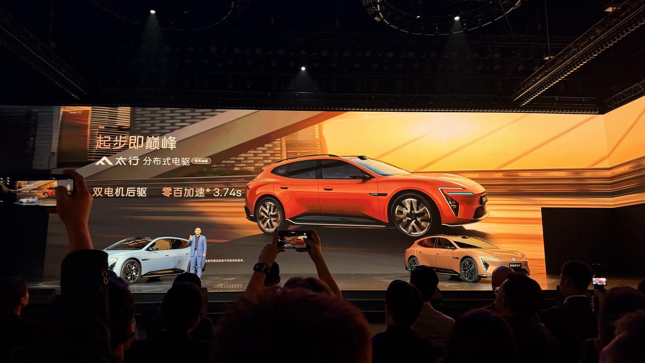 阿维塔06T正式上市了，照惯例给大家总结一波亮点：
首先是售价，售价区间21.9