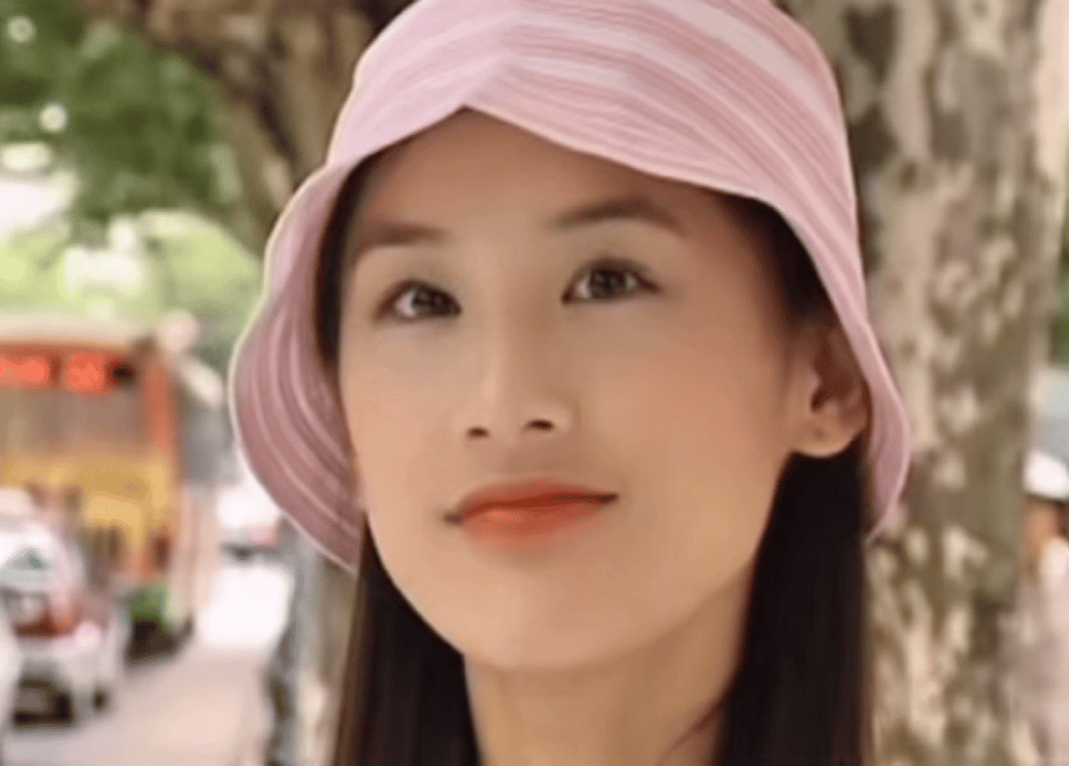 #早期黄圣依#早期的黄圣依有一种天然的美，真不愧是星女郎。 ​​​