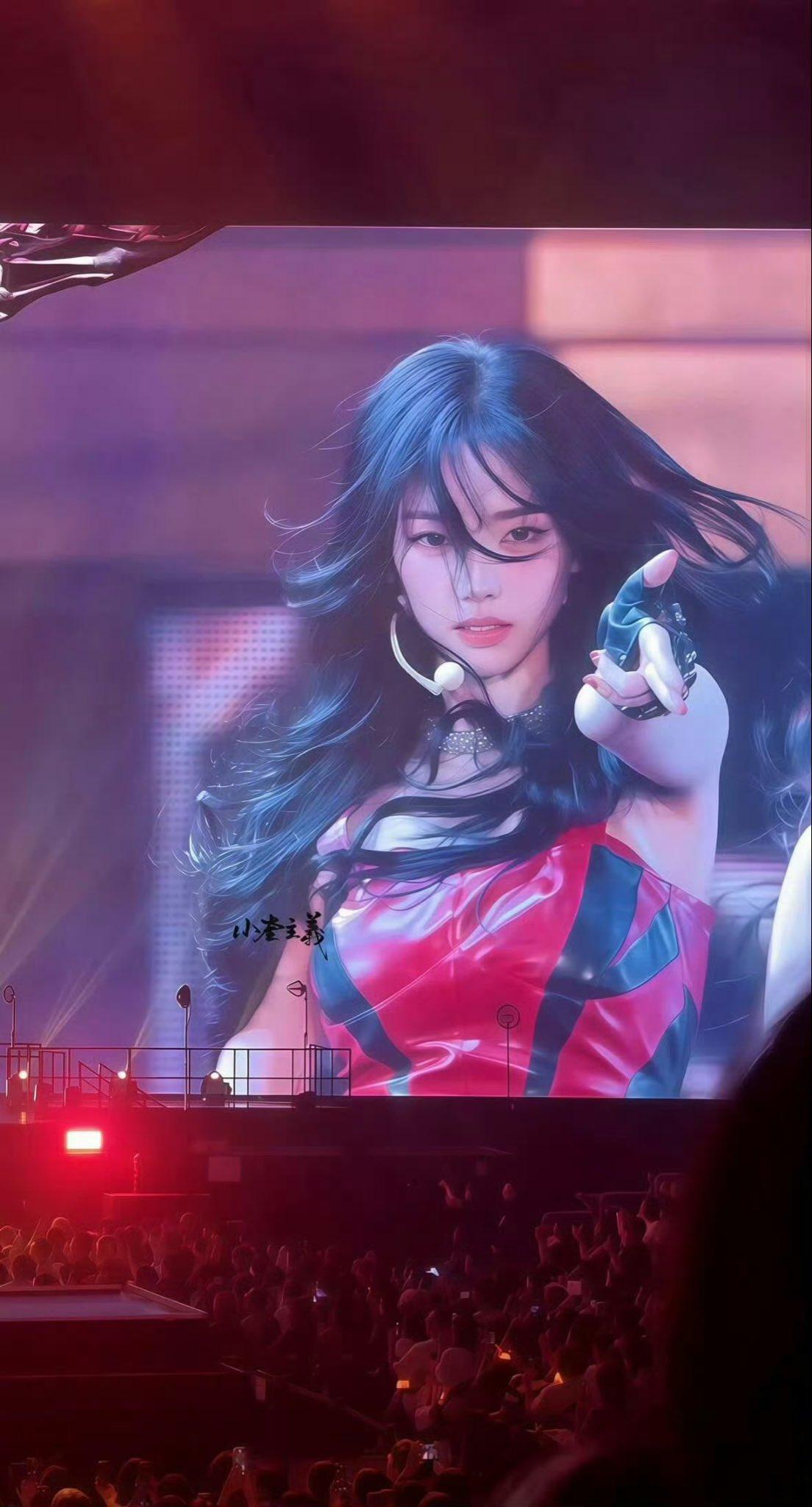 游戏建模般的美貌...