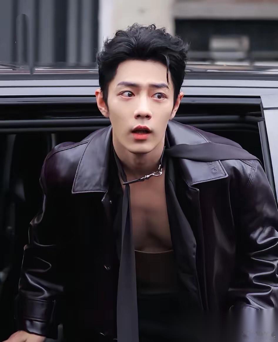 大家发现没， 总感觉肖战有些奇怪 他与那么多女演员有过合作， 然而我却觉得，他和