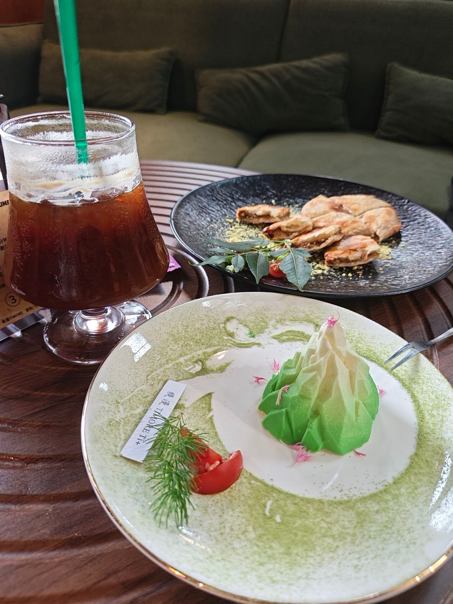 今天男朋友买单，疯狂摄入食物....... 