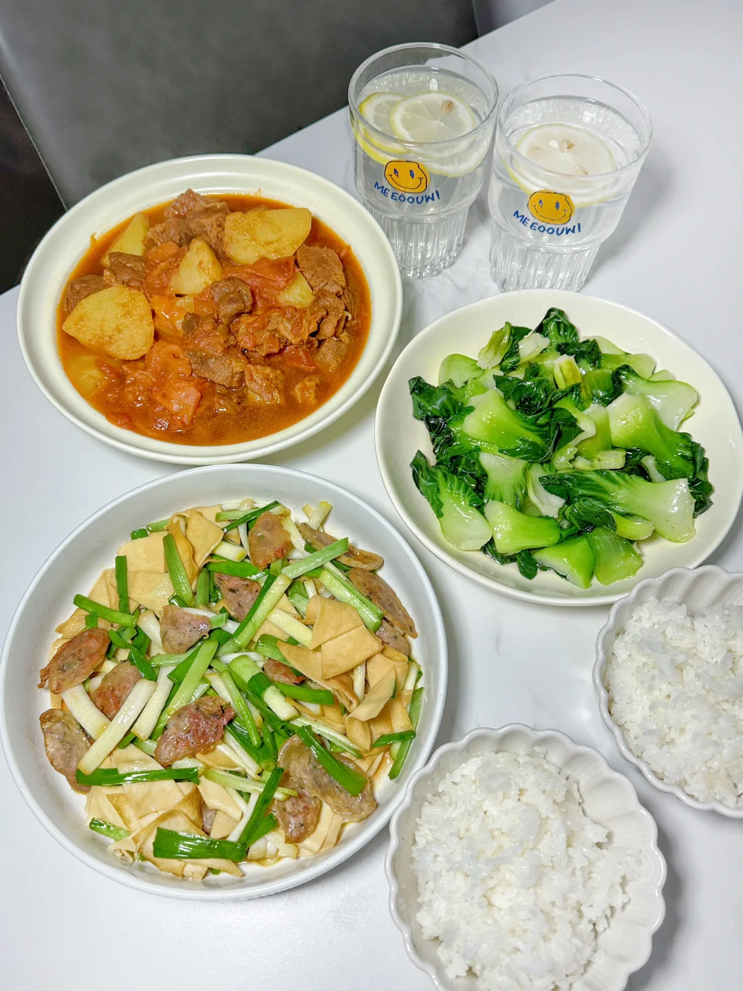 ✅晚餐分享｜番茄炖牛腩➕青蒜香肠➕清炒青菜