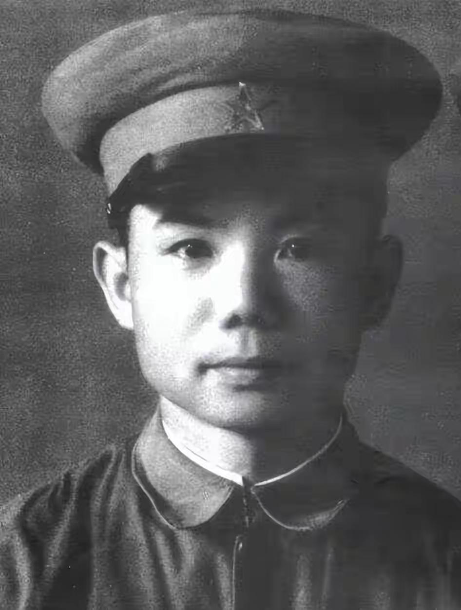 他最有希望执掌南京军区，关键时刻却被调离，最终职级也没提起来。


1955年9