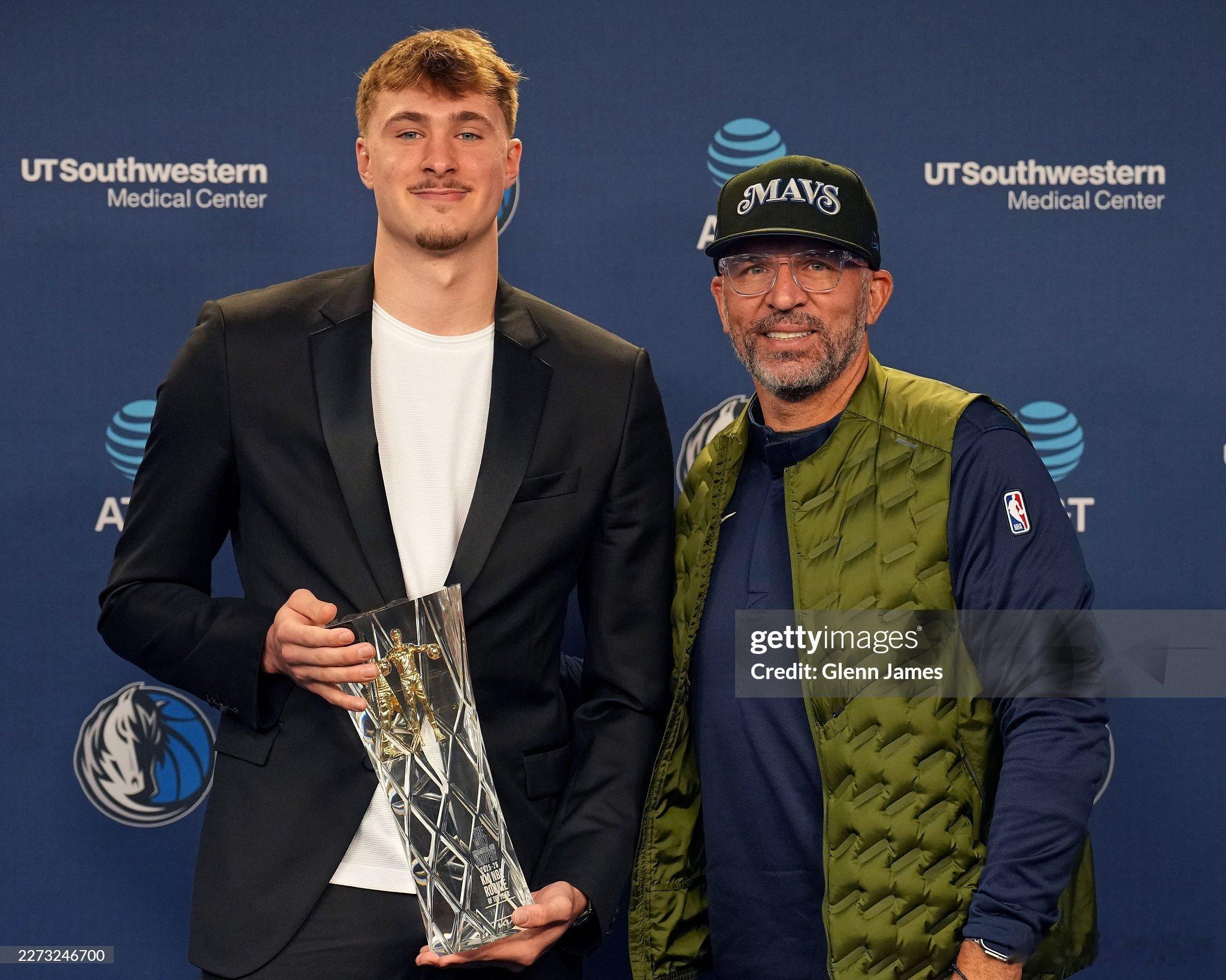 MFFL 基德参加节目。主持人：“你愿意有自己的生涯，还是想要有弗拉格的生涯？”