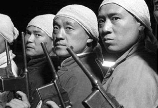 在《敌后武工队》中，“哈巴狗”是一个很滑稽的坏蛋。此人在小说中叫苟润田，据有关资