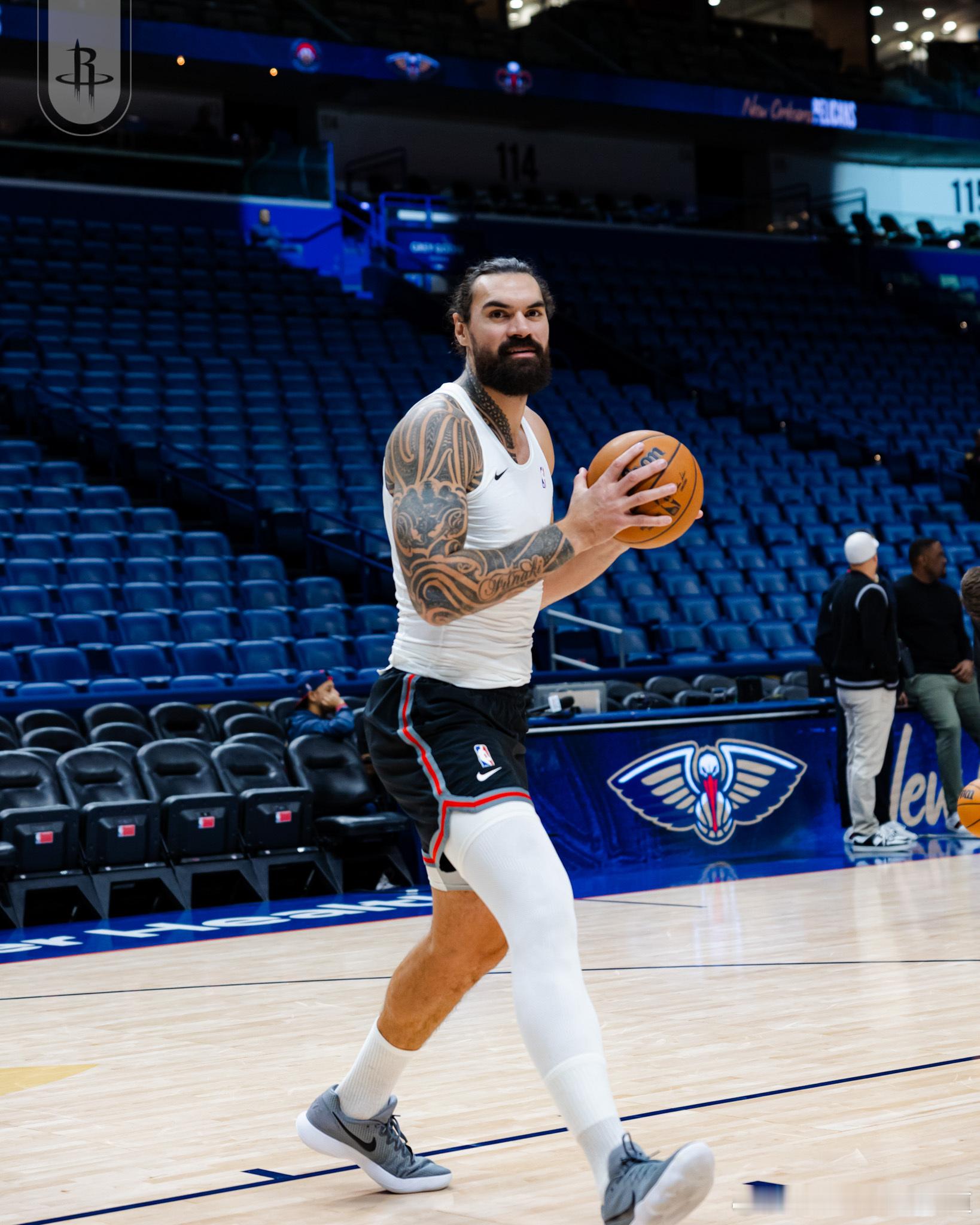 第一节火箭33-24鹈鹕，杜兰特13分。火箭vs鹈鹕