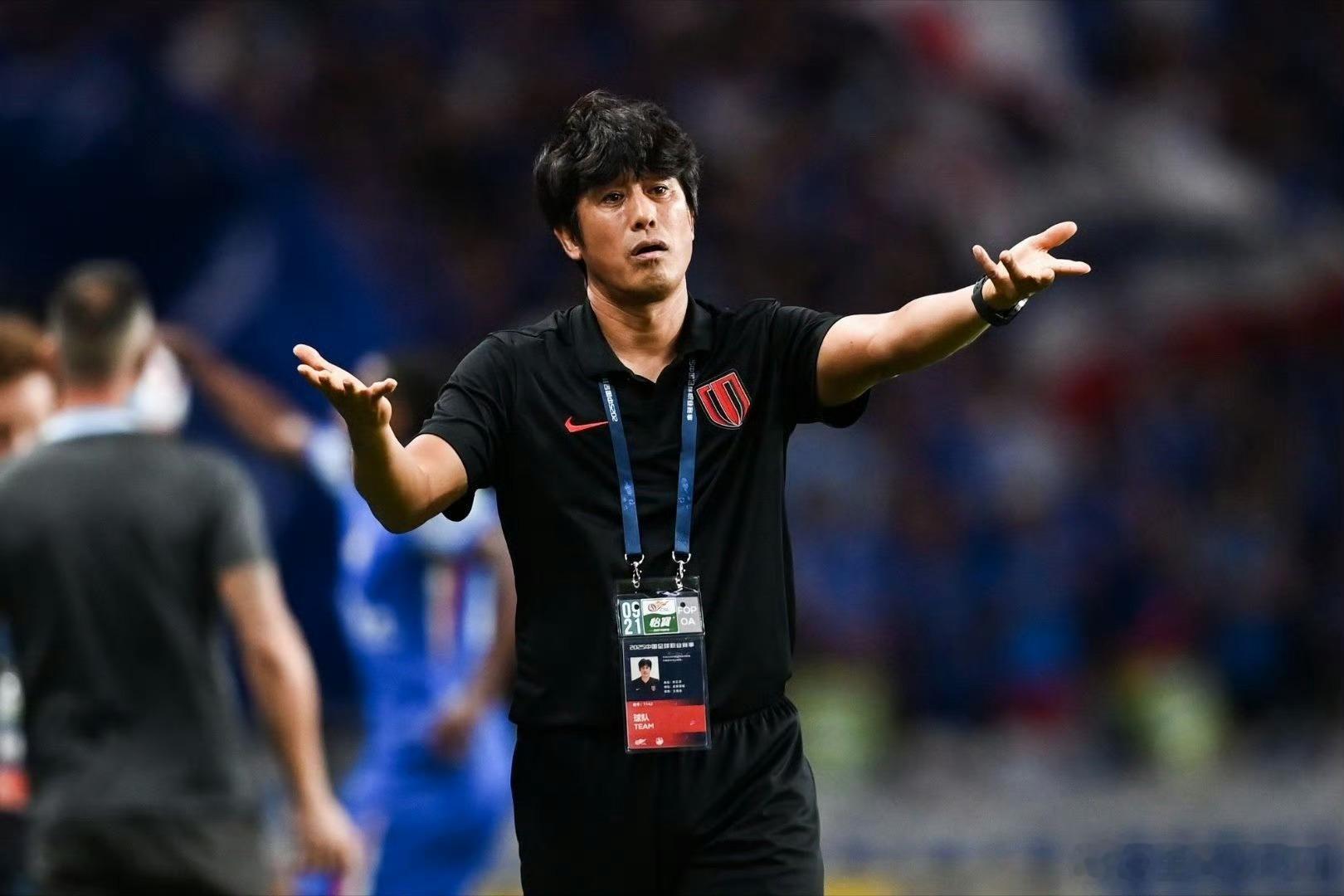 据封面新闻报道，徐正源自愿放弃3年续约主动权，已与蓉城在中止合同上签字，这意味着