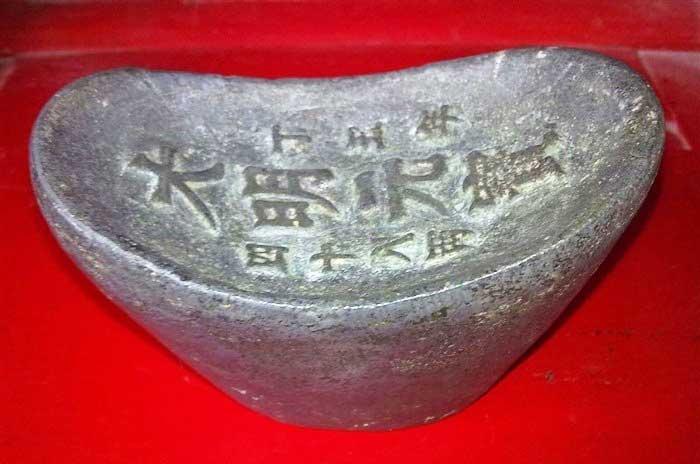 黄金价格狂飙，白银涨幅超87%成新宠；投资者纷纷转战，日赚上万元！
最近，白银成