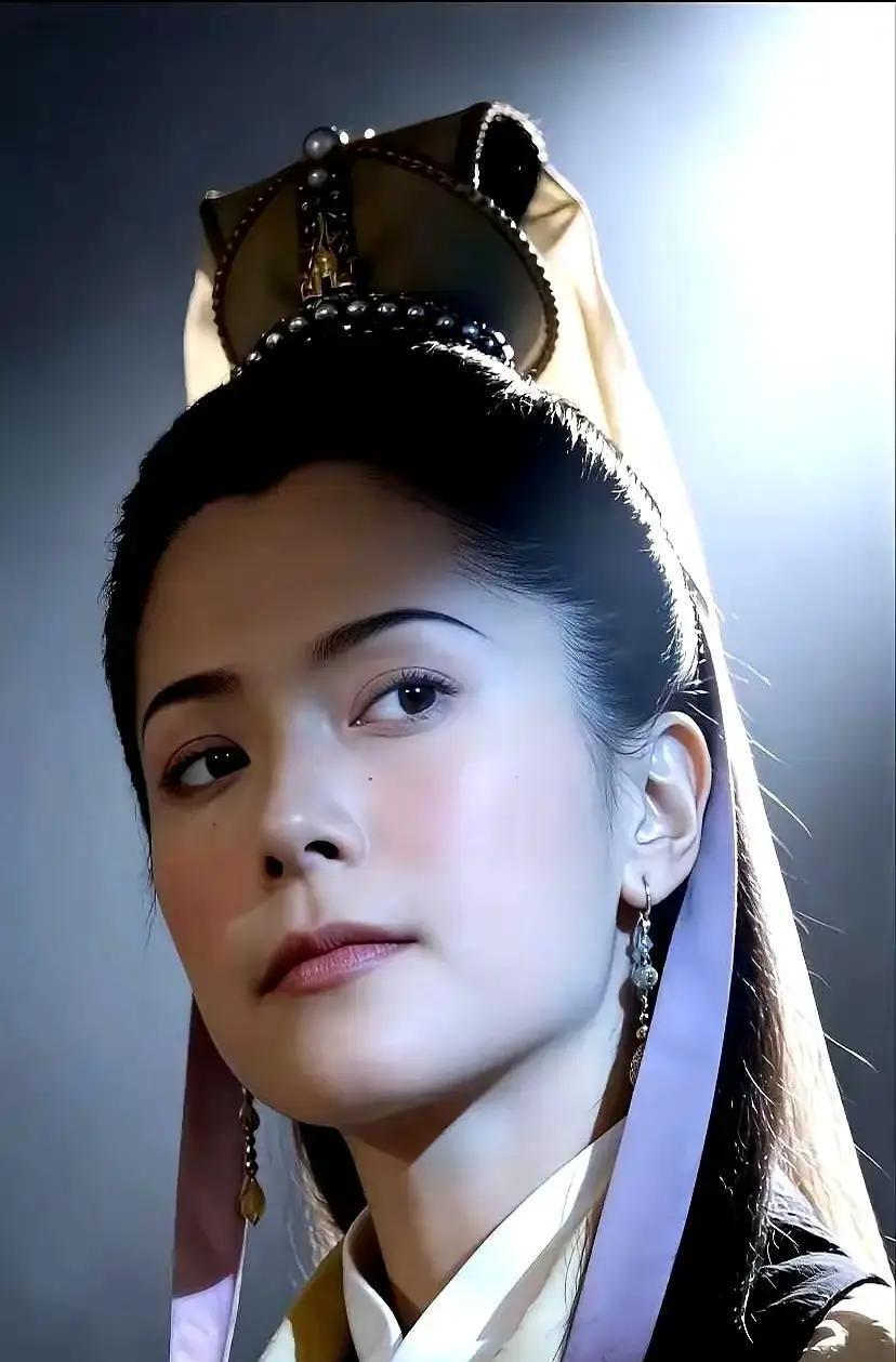 新版《寻秦记》评分3.9时，TVB当年单集服装预算够拍一整部网剧。
他们请国学顾