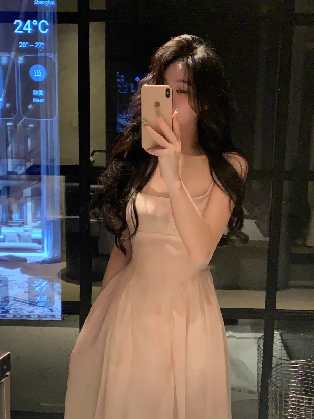 有点像恋综女一会穿的裙子！