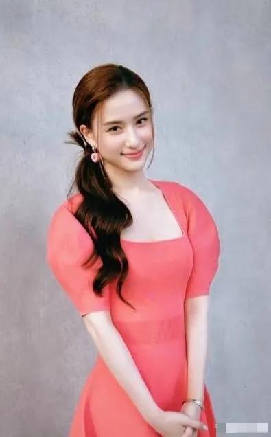 关于何超莲与窦骁的婚姻状况，目前网络上的相关讨论多为网友猜测和片面解读，缺乏权威