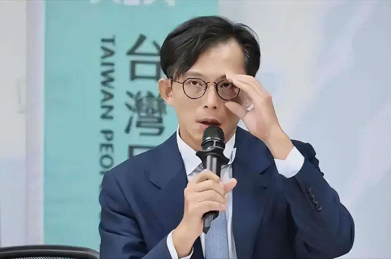 就在刚刚，

台“民众党”主席黄国昌发布声明，

2月22日，针对民进党当局提出