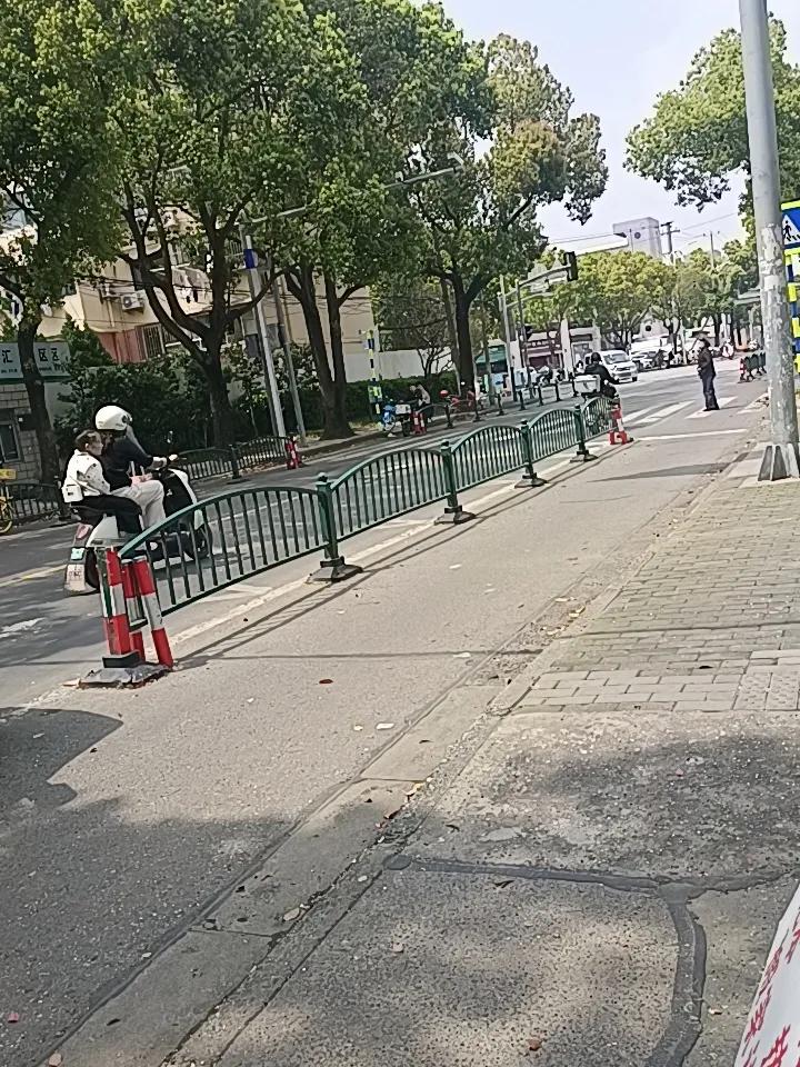 今天又是个好天气，出去跑了一圈，呼吸一下新鲜空气，回来不误做饭看手机的！