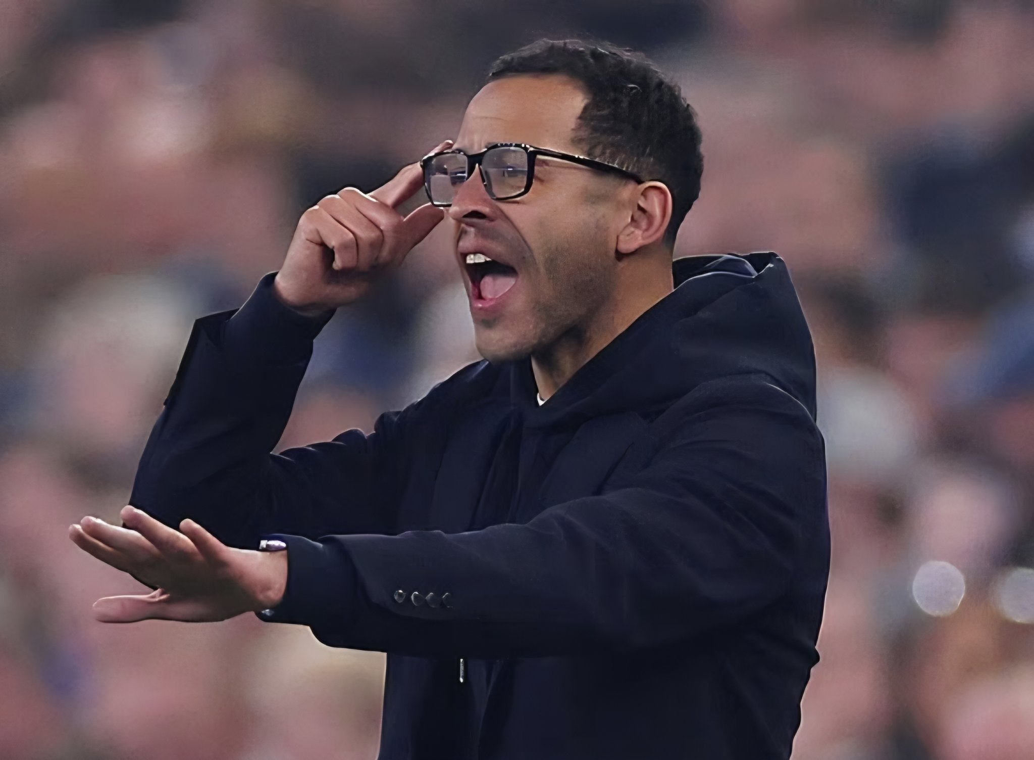 🚨利亚姆·罗西尼尔的帅位目前被认为很稳固——即便他们最终未能获得欧冠资格。俱乐