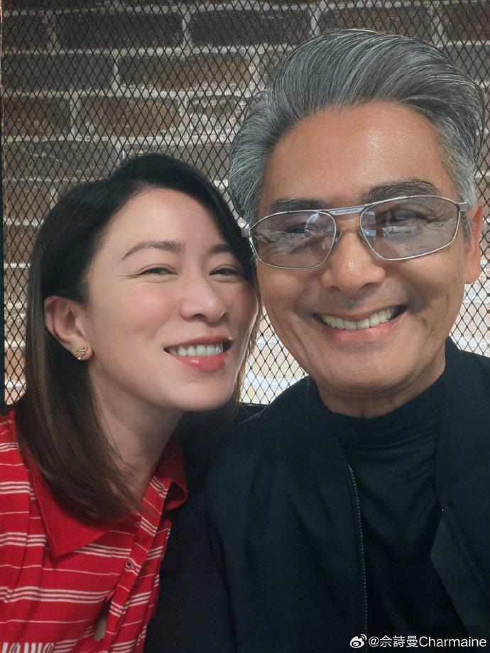 佘诗曼 人生第一张和发哥的自拍 周润发佘诗曼黄宗泽吴卓羲合照 佘诗曼晒出人生第一