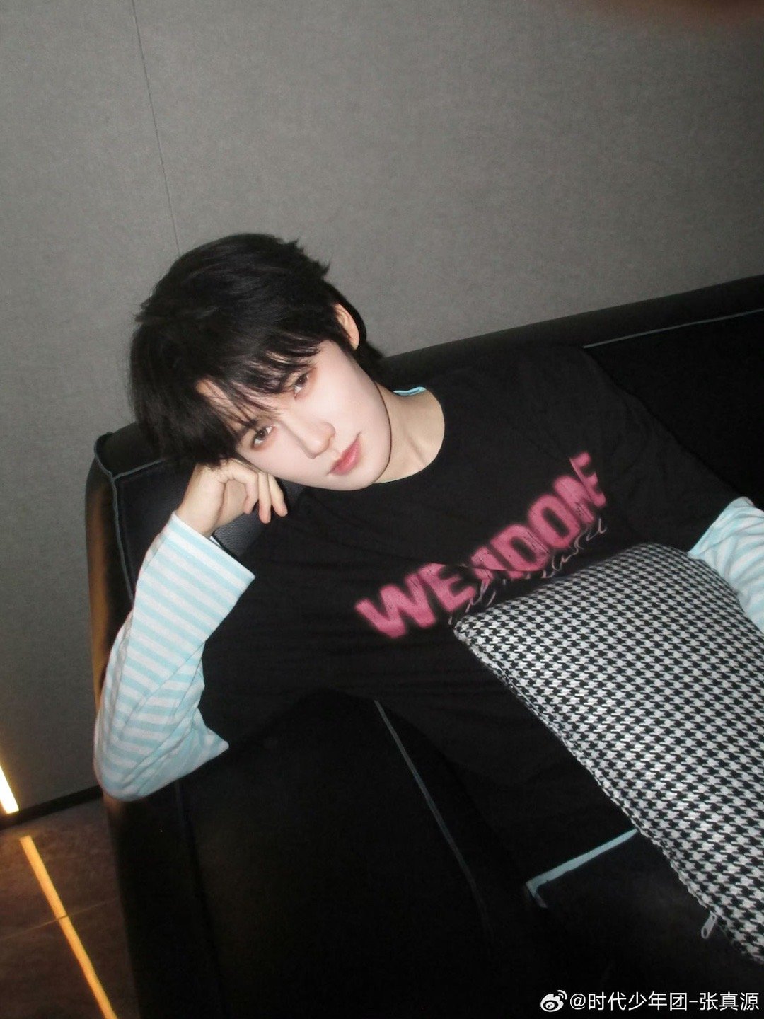 张真源你是要收购时代峰峻吗 这期《奔跑吧》让我第一次在张真源身上看到了“野心”这