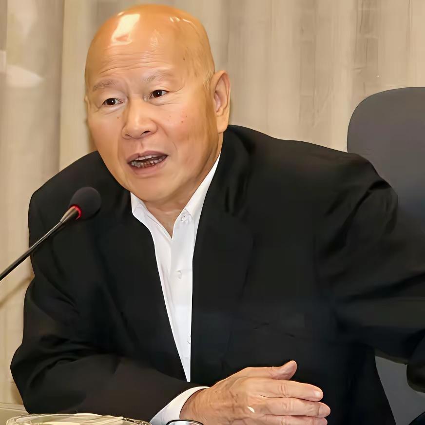 许信良妄言太可笑！统一大势，岂由少数分裂分子说了算？
 
近日，台湾媒体人许信良