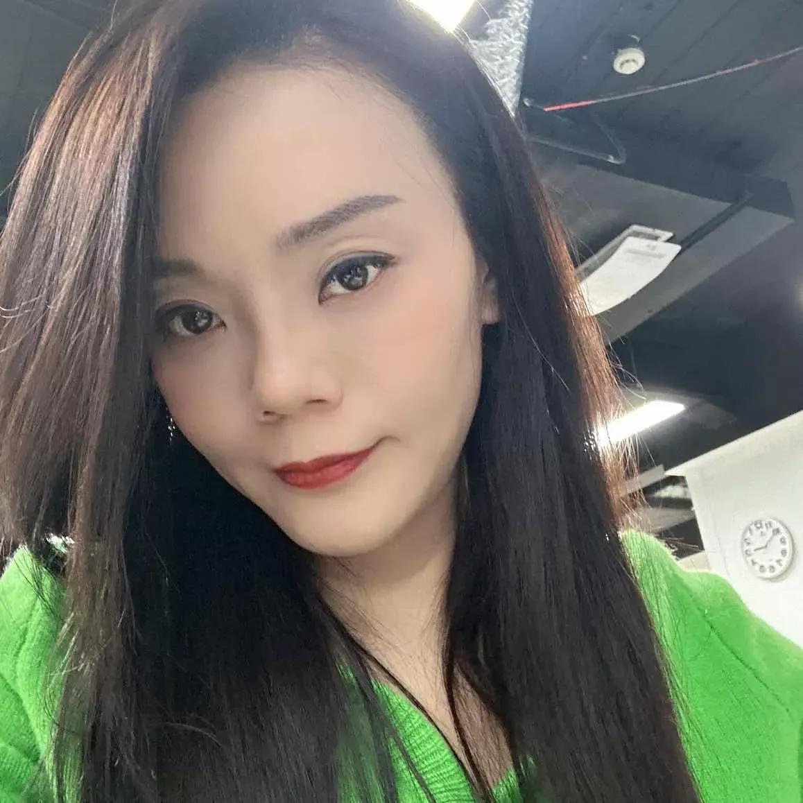 没有对比就没有伤害。

张叔的儿子结婚从订婚开始，三金，手机，彩礼等乱七八糟的算