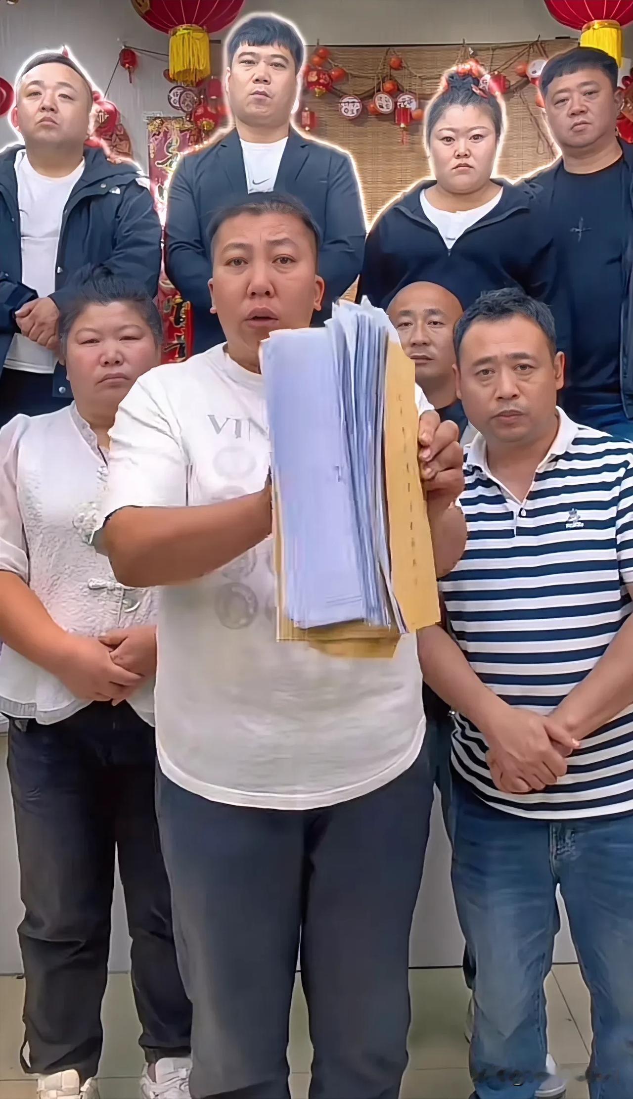 “我们错了！”东北雨姐就打人事件道歉，争议粉条已送检。网络时代，不论实体还是电商