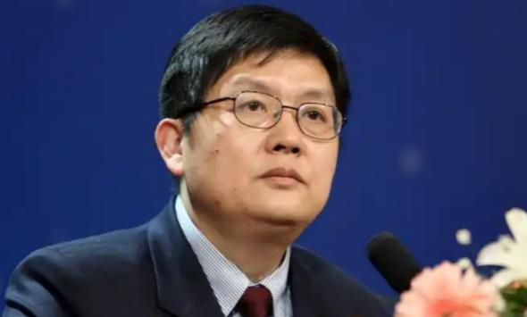 中国呼吁谨慎前往日本，然而复旦大学的冯玮却在此时，高调推荐中国学生去日本，并把这