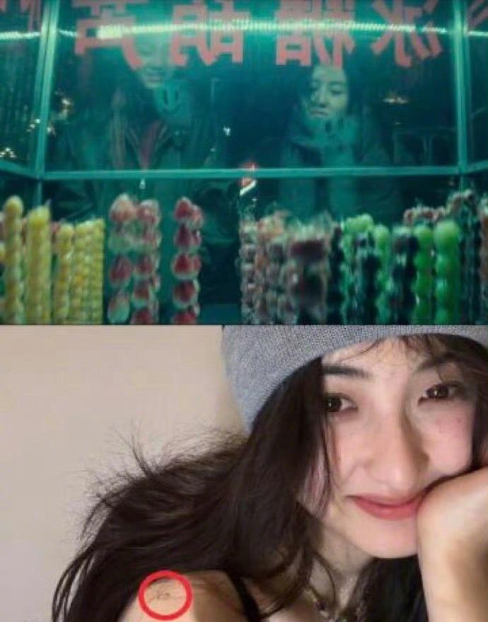 把《花漾》里钟灵画的笑脸纹在右肩，张子枫这个举动让人心头一暖。不是海报，不是剧照