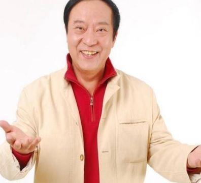 牛群半生折腾散尽家财，晚年被那个他亏欠最多的儿子默默接住了。当年单场五万的春晚顶