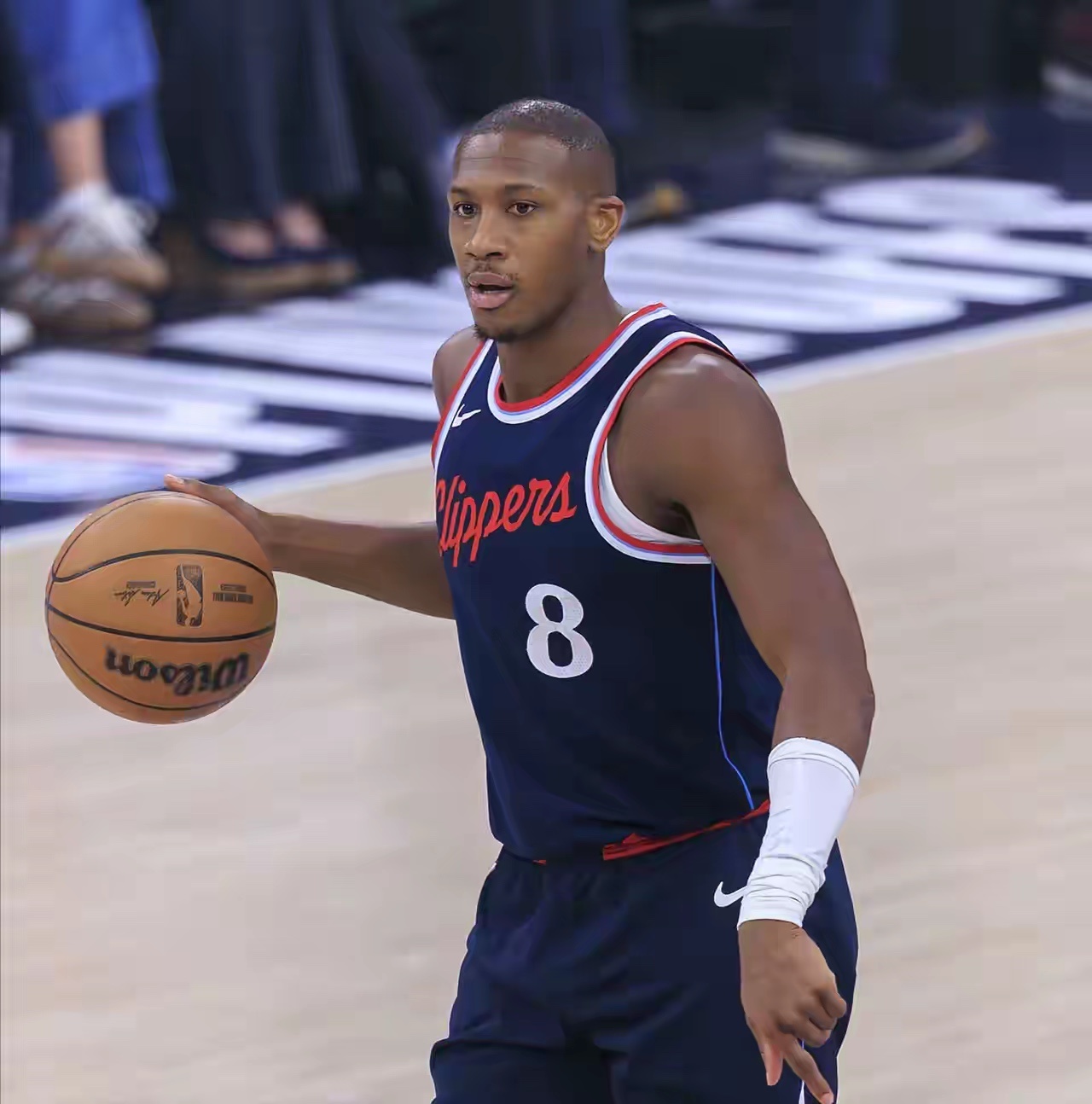 邓恩：快船专属“路狗掏”！对阵爵士，邓恩出战30分38秒，投篮10中6，三分4中