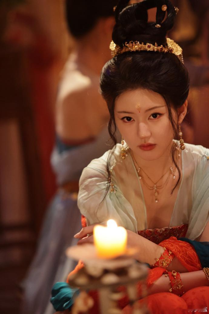 #闵塔鲨给赵露思珠帘玉幕打call##闵塔鲨发了赵露思新剧剧照# 闵塔鲨助力露思