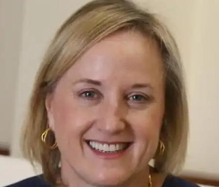 4月28号英国《金融时报》偷偷放猛料，美国驻乌克兰的临时代办朱莉·戴维斯，要彻底