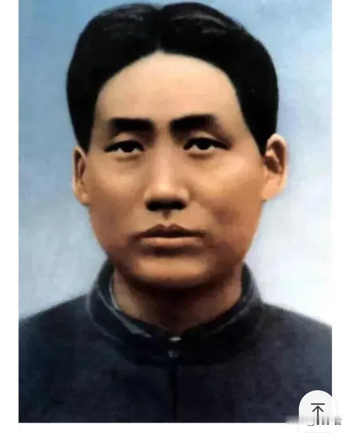 1927年3月10日，毛泽东出席国民党第二届三中全会的委员合影，毛泽东那时下巴还