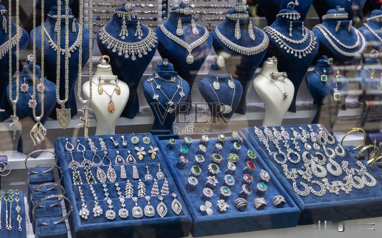 你戴的“镀金”首饰可能是致癌炸弹！北大人民医院接诊多位“首饰性皮炎”患者，检测发