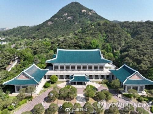 【#李在明推进将韩总统府迁回青瓦台#】#李在明将把韩总统府迁回青瓦台# 据韩联社