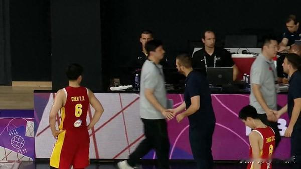 U17中国男篮惨遭逆转
北京时间7月6日凌晨，2026年U17男篮世界杯9-10