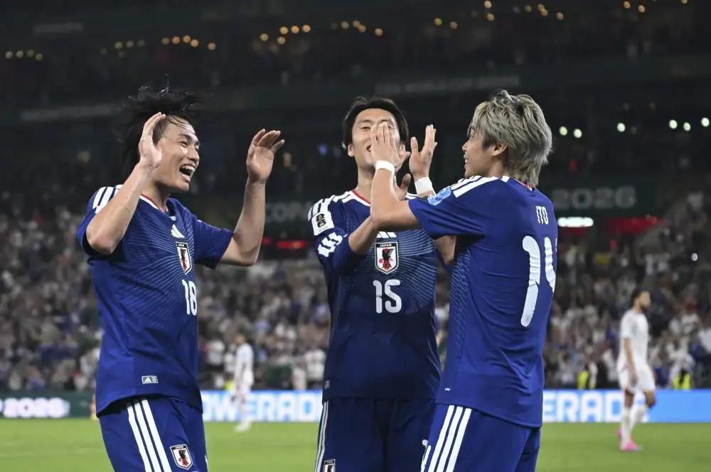 世界杯第1000场里程碑之战：
  日本队4比0横扫突尼斯
北京时间6月21日1