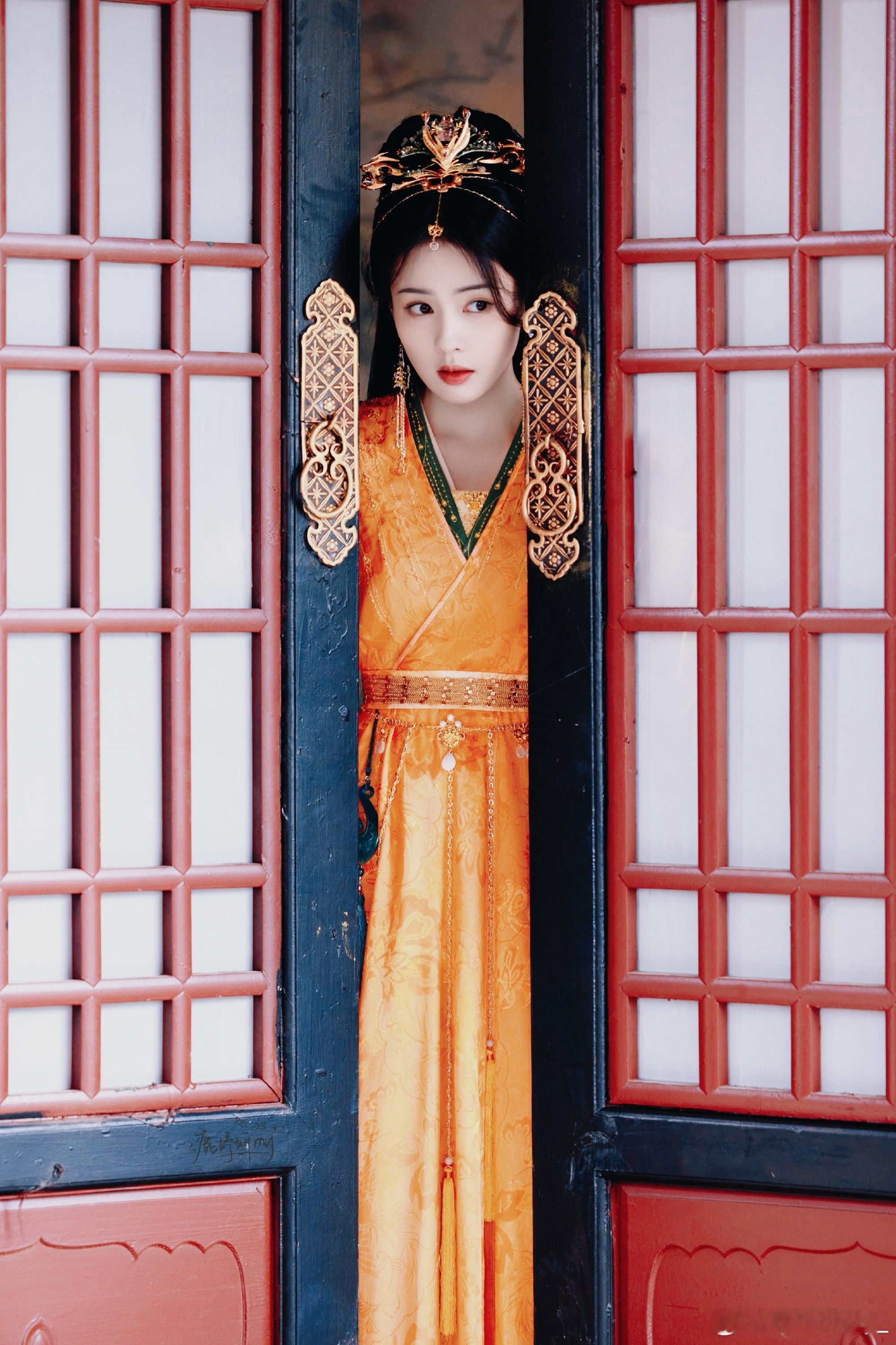 明朝明朝待明朝，只愿卿卿意逍遥✨白鹿
