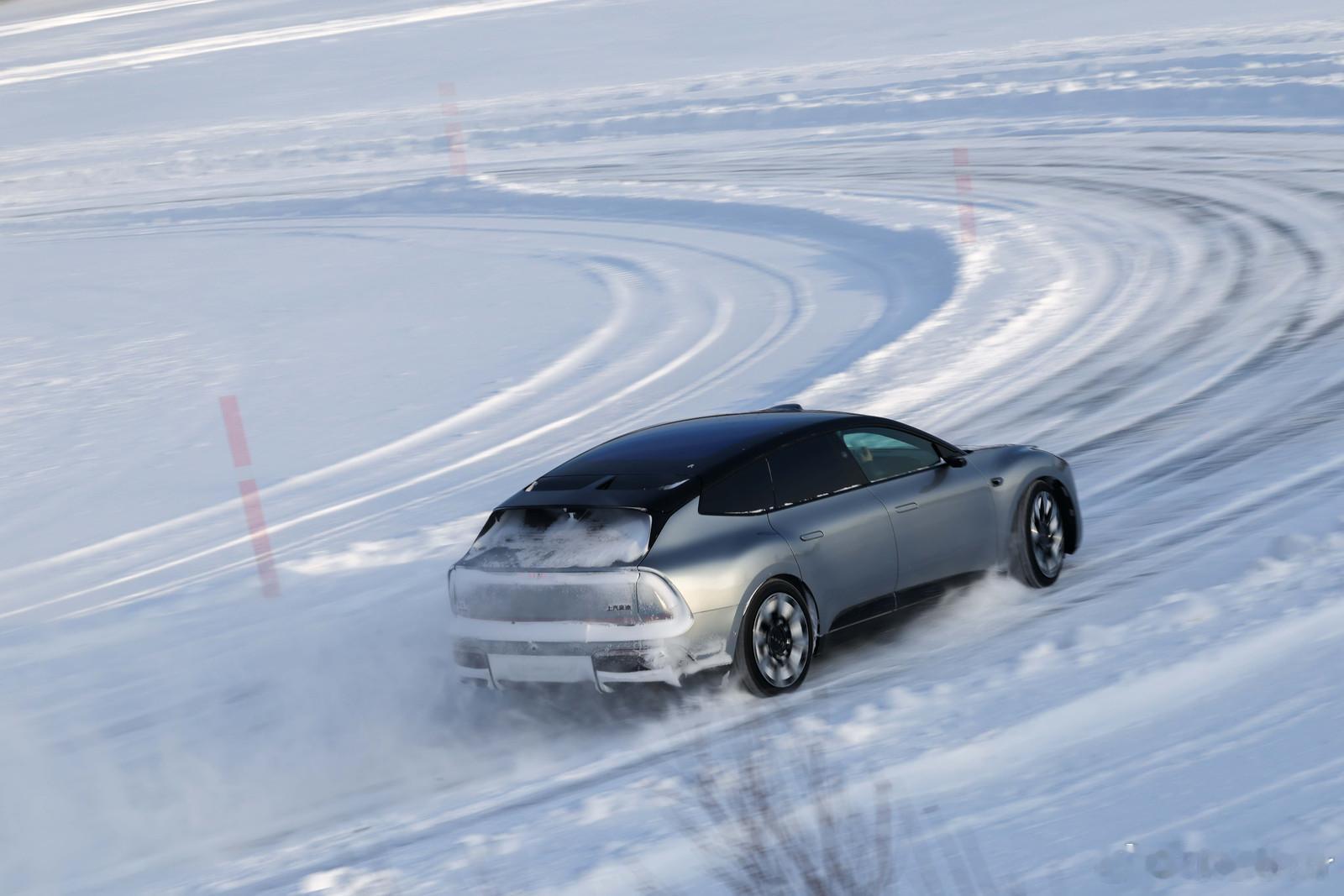 和AUDI E5 sportback 驾驭冰雪的一天不得不说四驱版真的太好开了电