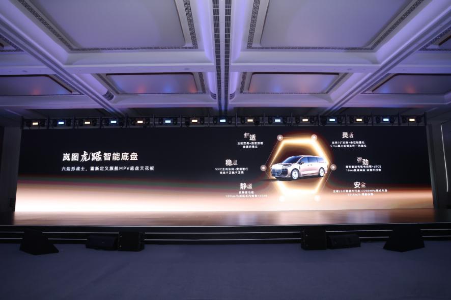中国底盘凭什么叫板世界？ 这届汽车新人用一堂硬核技术课找到答案！9月14日，东风