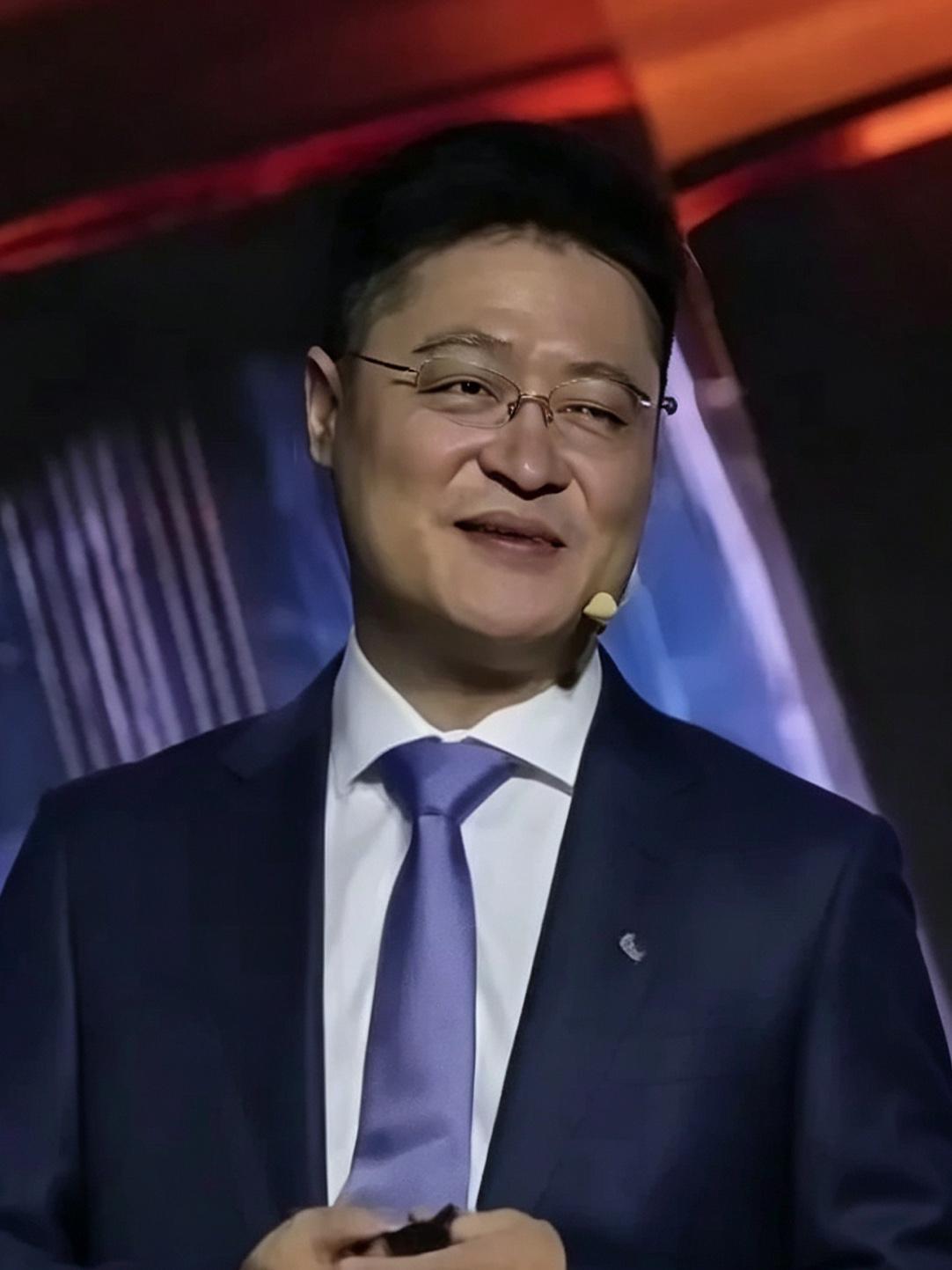 你相信面相能看出一个人好坏吗？
以前我笃定这就是迷信，长相天生，凭什么判定人品。