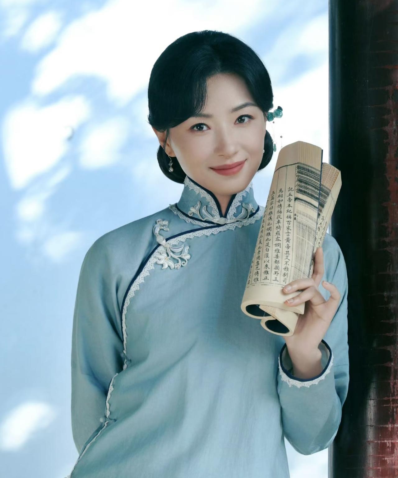 田家泰明明没受伤，回家却偏要装受伤。万福想不通：路上啥也没发生，军统还能杀错人？