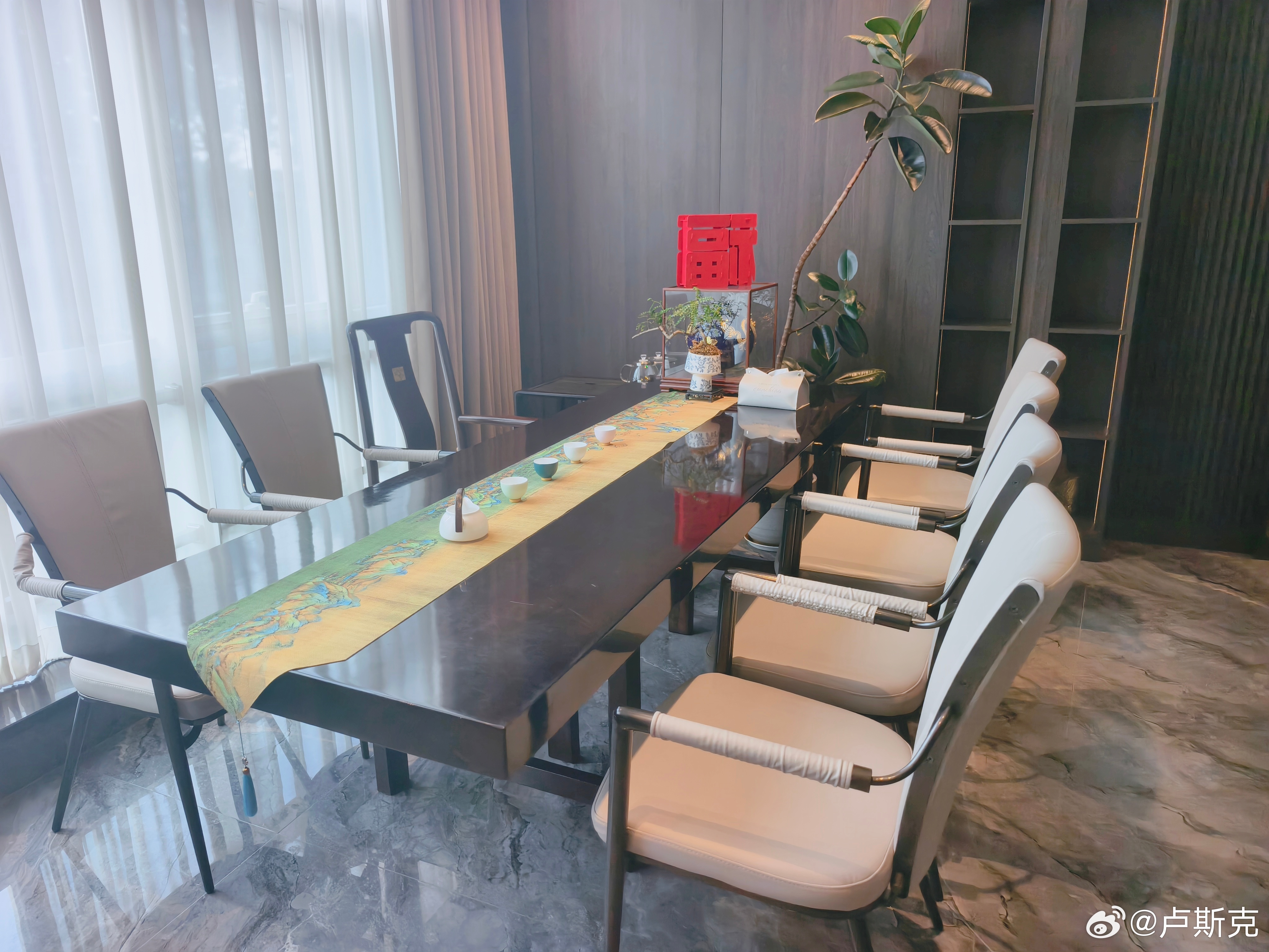 熊孩子和美团AI聊天订了18家餐厅小孩子都能预订成功餐厅了，这说明语义识别做的很