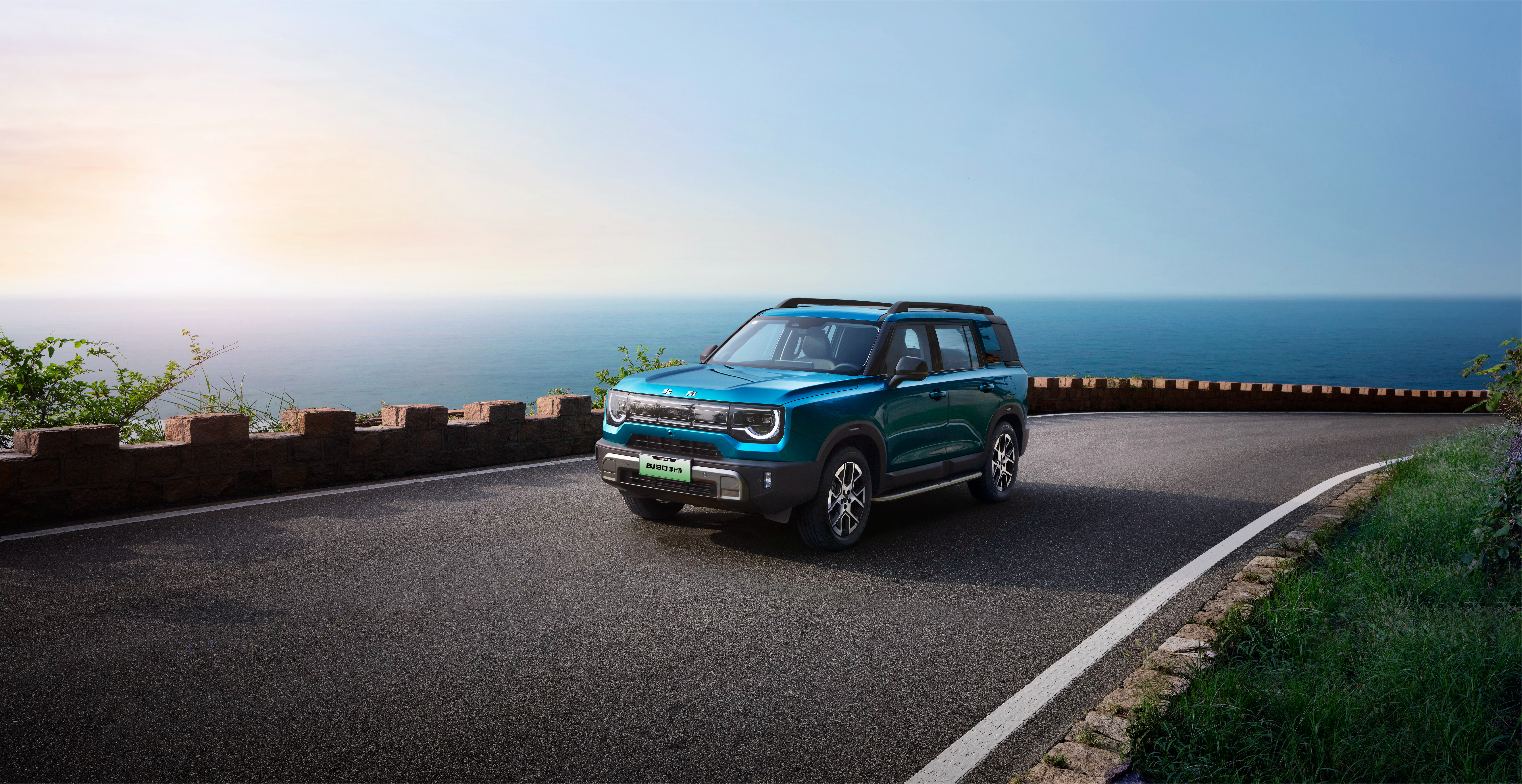 家人们听我一句劝！13万级想买防滑又能越野的SUV，直接冲BJ30就对了！这台车