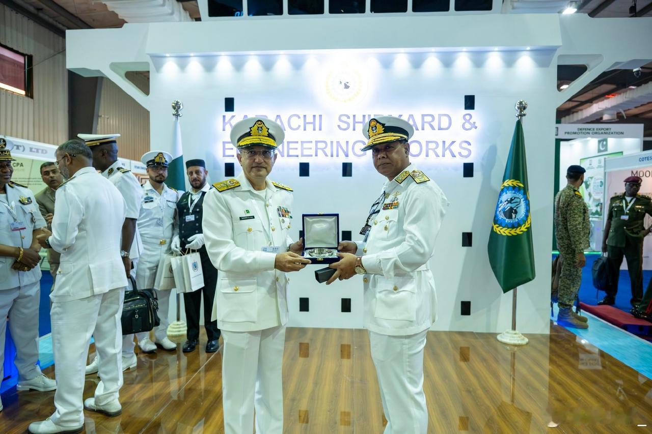孟加拉国海军代表团参加在巴基斯坦举行的巴基斯坦国际海事博览会（PIMEC-202