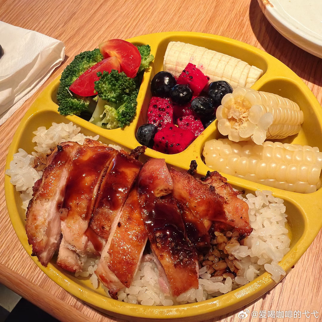 以为工作日不排队，没想到还是排了40分钟才吃上。BCO豆库有点火… 