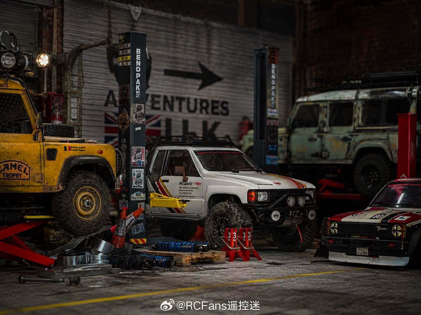 早上好RCFans  星期四，工作室依旧忙碌：Land Rover 升级舵机、X