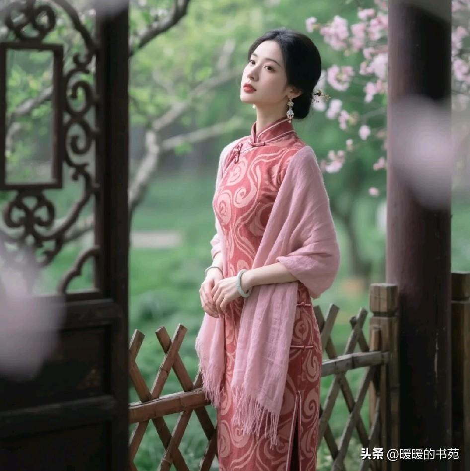 做人最要紧的是姿态好看，内心安稳，不求旁人理解，只求自己活得舒心自在。

人这一