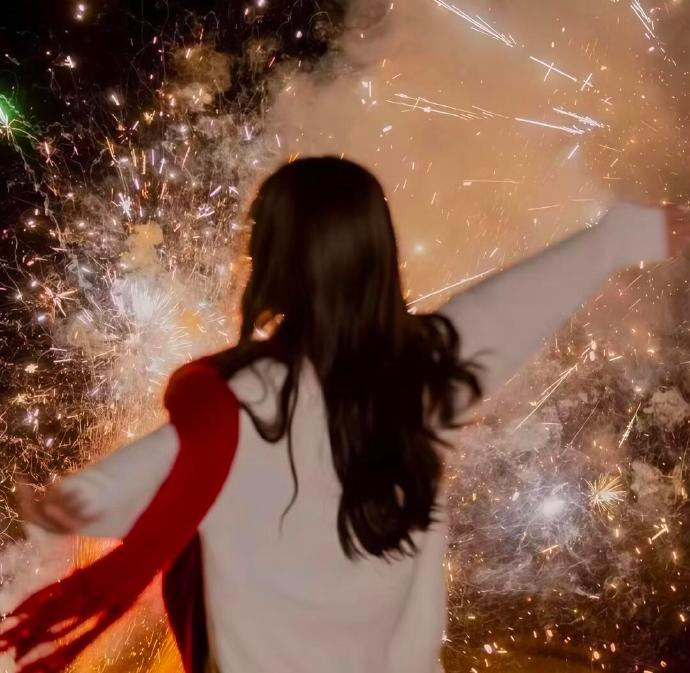 岁岁盈盈岁岁甜，年年圆圆年年愿。 