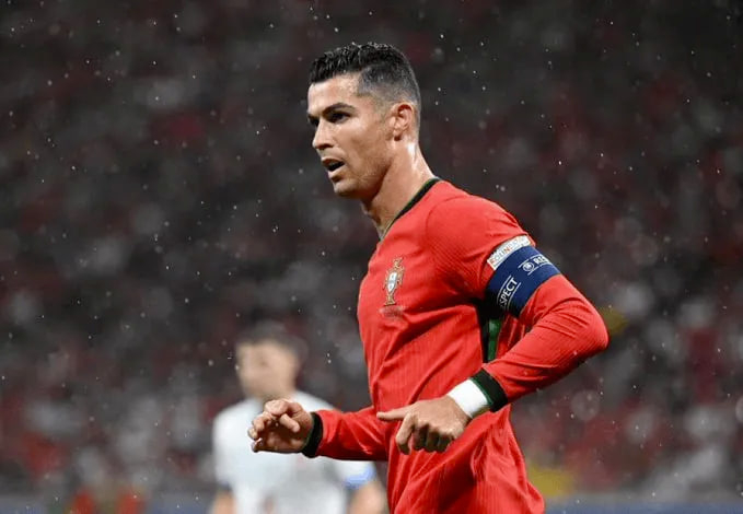 葡萄牙国家队队长C罗接受NOW Canal独家采访，全部采访内容将在葡萄牙周一晚