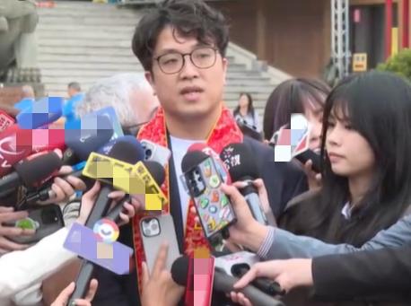 今天上午10点民进党选举对策委员，正式拍板征召不分区 “民意代表” 沈伯洋代表民