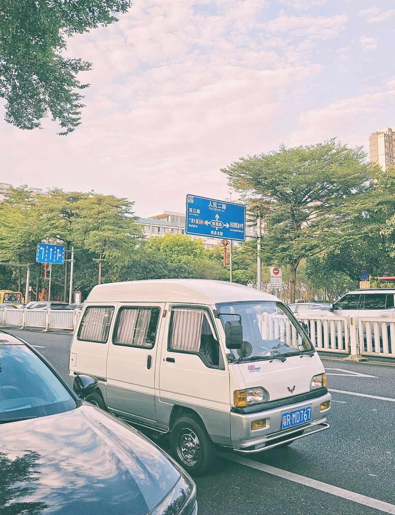 城市街道随拍，自由的
汽车文化 情怀老车 经典怀旧老车 有趣的汽车 代步车 我的