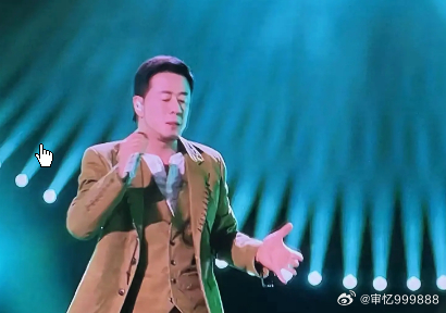 杨坤:为什么不留我多唱几首歌呢6月19日晚，杨坤泪流满面地站在《歌手2026》的